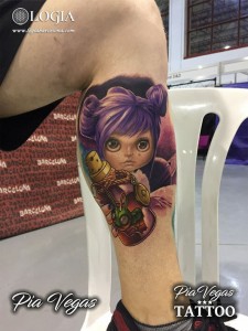 Tatuaje pierna muñeca - Logia Barcelona Pia Vegas 